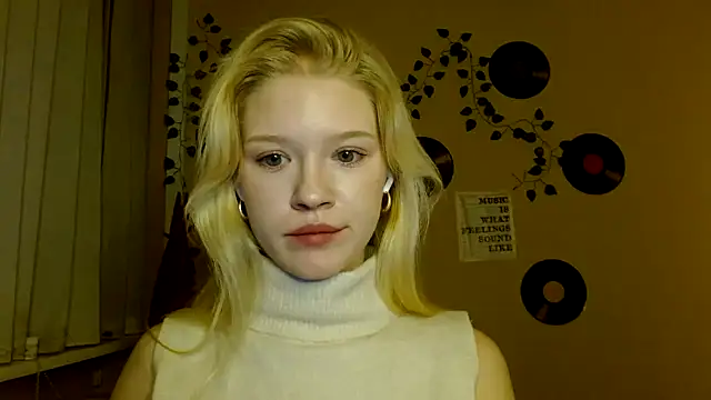 Aria  Moon online show from 18, 12, 2025