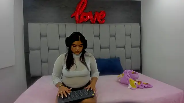 Saray-Hot- online show from 22, 12, 2025