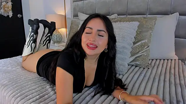 Snapshot of ZaraVesari chatting on 11, 1, 2026 ZaraVesari online show from 11, 1, 2026