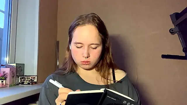 RollDols online show from 17, 12, 2025