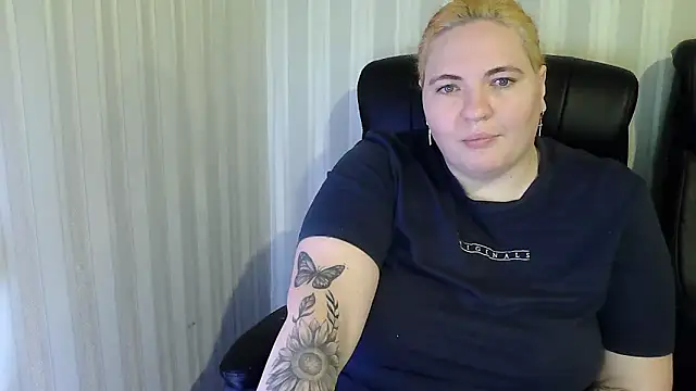 LissaLeon online show from 18, 12, 2025