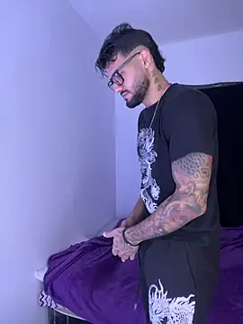 Snapshot of thedragonboyxxx chatting on 20, 12, 2025 thedragonboyxxx online show from 20, 12, 2025