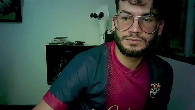 Snapshot of thedragonboyxxx chatting on 12, 3, 2026 thedragonboyxxx online show from 12, 3, 2026