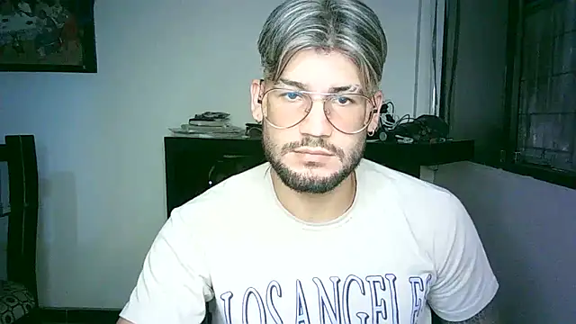 Snapshot of thedragonboyxxx chatting on 20, 3, 2026 thedragonboyxxx online show from 20, 3, 2026