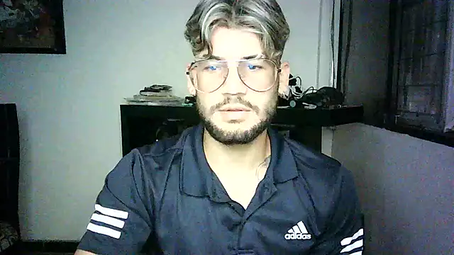 Snapshot of thedragonboyxxx chatting on 21, 3, 2026 thedragonboyxxx online show from 21, 3, 2026