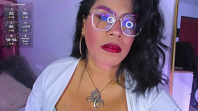 Snapshot of opalo_youns chatting on 22, 12, 2025 opalo youns online show from 22, 12, 2025