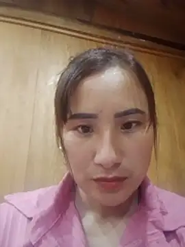 Snapshot of Belinda-686 chatting on 17, 12, 2025 Belinda-686 online show from 17, 12, 2025