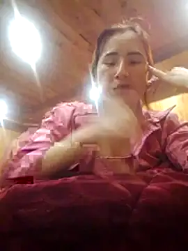 Snapshot of Belinda-686 chatting on 17, 12, 2025 Belinda-686 online show from 17, 12, 2025