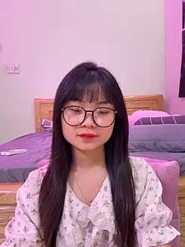 Snapshot of ___KARA___ chatting on 8, 4, 2026 KARA online show from 8, 4, 2026