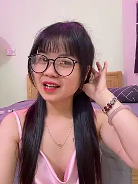 Snapshot of ___KARA___ chatting on 12, 4, 2026 KARA online show from 12, 4, 2026