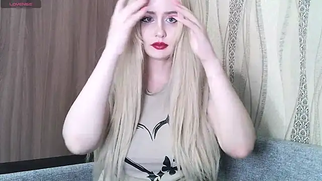 Snapshot of Nikki_Roseana chatting on 19, 12, 2025 Nikki Roseana online show from 19, 12, 2025