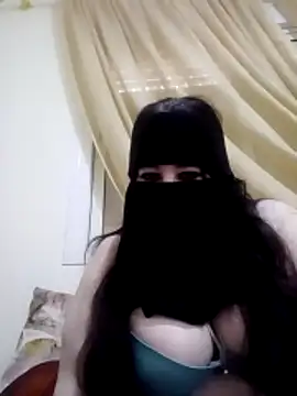 zozo-zaineb-sexy online show from 3, 2, 2026