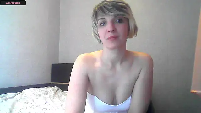Lana Foxyy online show from 26, 4, 2026
