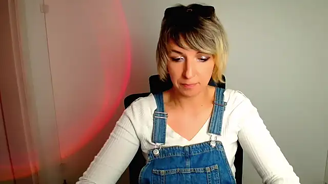 Lana Foxyy online show from 3, 5, 2026