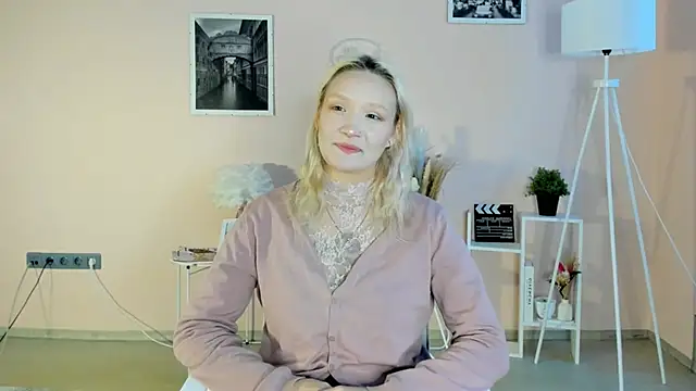 AdelinaMaddalena online show from 23, 12, 2025