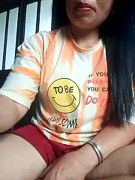 Snapshot of Maikha08 chatting on 8, 4, 2026 Maikha08 online show from 8, 4, 2026