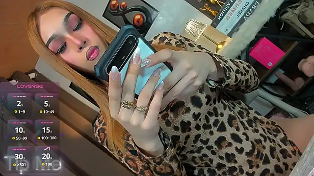 Snapshot of CelinaWintour chatting on 14, 5, 2026 CelinaWintour online show from 14, 5, 2026