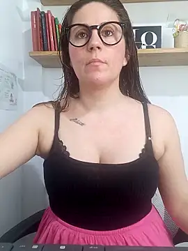 SofiEsteves online show from 7, 5, 2026