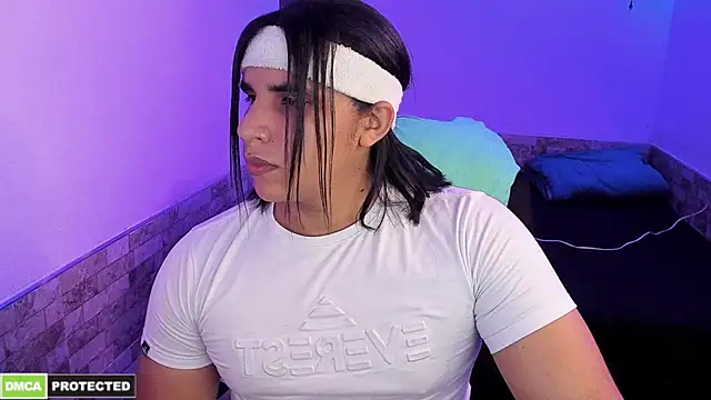 Snapshot of latinboyfit chatting on 5, 4, 2026 latinboyfit online show from 5, 4, 2026