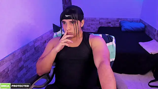Snapshot of latinboyfit chatting on 17, 4, 2026 latinboyfit online show from 17, 4, 2026
