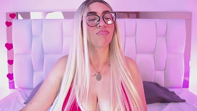 CamilleJuicy  online show from 1, 4, 2026