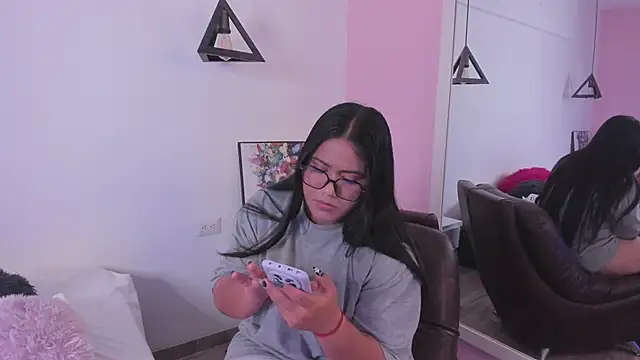 Briana Goldd online show from 29, 4, 2026