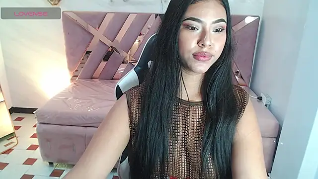 Kendall Queen v online show from 18, 12, 2025