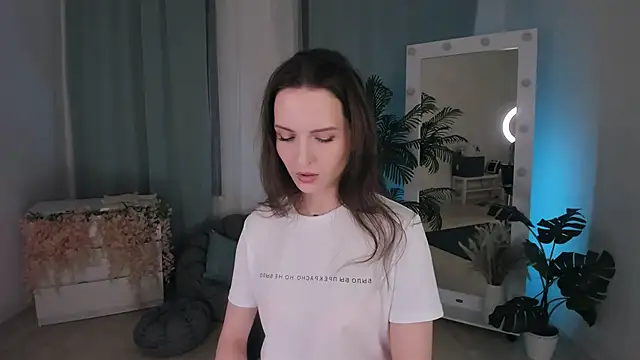 Snapshot of Ariadna_Shy chatting on 4, 10, 2025 Ariadna Shy online show from 4, 10, 2025