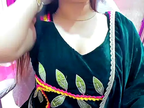 Snapshot of DimondGirl_ chatting on 21, 4, 2026 DimondGirl online show from 21, 4, 2026