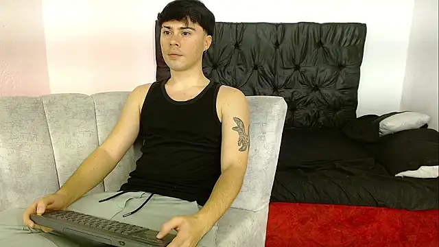 ITHAN DREAMBOY online show from 6, 2, 2026
