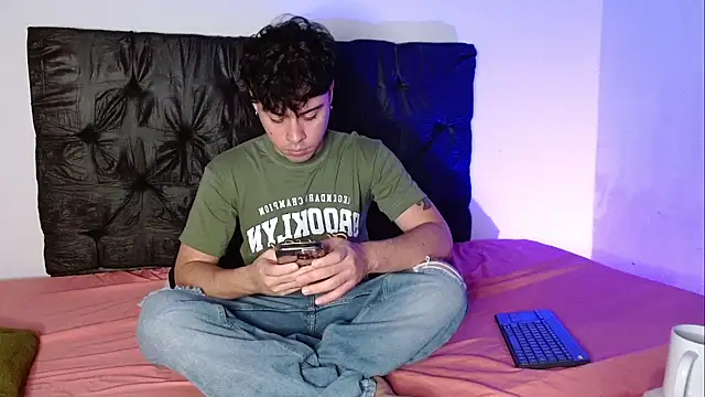 ITHAN DREAMBOY online show from 10, 2, 2026