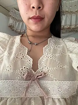 Beesex 02 online show from 22, 12, 2025