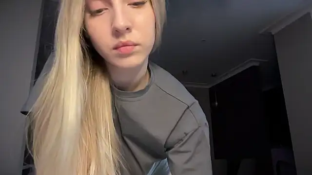 blondinkaa online show from 7, 4, 2026