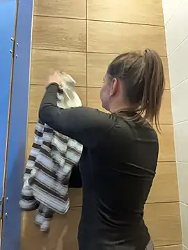 Niki Hug online show from 11, 1, 2026