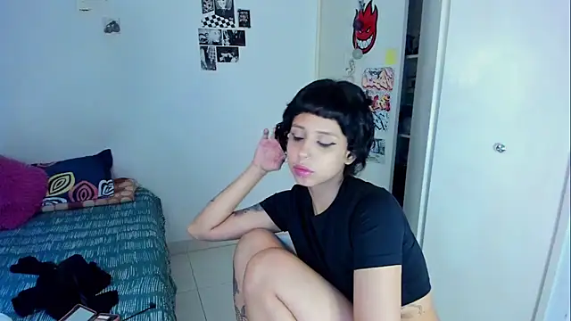 Snapshot of harakitty_ chatting on 1, 4, 2026 harakitty online show from 1, 4, 2026