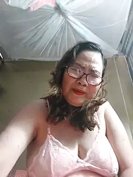 Snapshot of cuncon7700 chatting on 10, 4, 2026 cuncon7700 online show from 10, 4, 2026