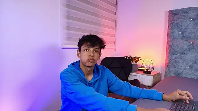 maxfrost 1 online show from 6, 1, 2026