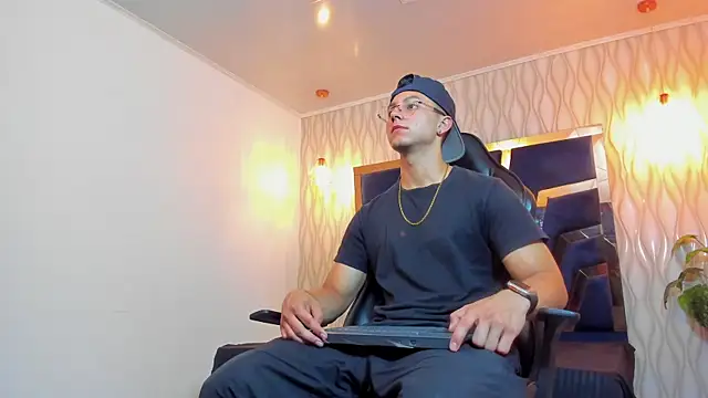 Noah Clarkk online show from 26, 3, 2026