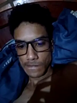 Snapshot of Reva1233 chatting on 18, 12, 2025 Reva1233 online show from 18, 12, 2025