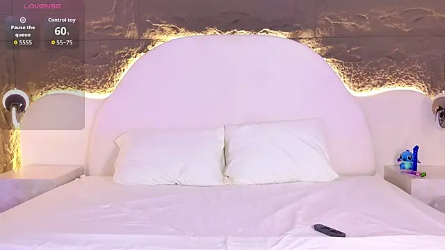 NahomiChocolate online show from 18, 12, 2025