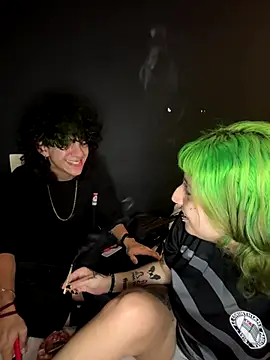 CrejinhaGotica online show from 22, 12, 2025