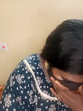Snapshot of sirisha__9 chatting on 19, 4, 2026 sirisha 9 online show from 19, 4, 2026
