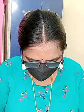 Snapshot of sirisha__9 chatting on 30, 4, 2026 sirisha 9 online show from 30, 4, 2026