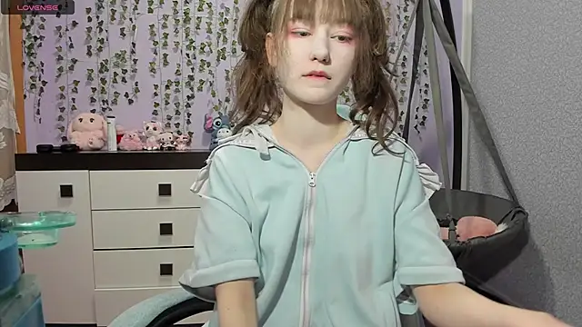 Yoonhee ki online show from 10, 5, 2026