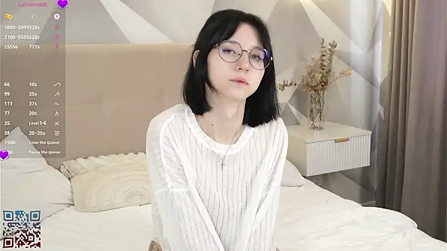 Snapshot of DeliaLoma chatting on 3, 3, 2026 DeliaLoma online show from 3, 3, 2026