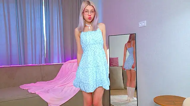 MidnightLily  online show from 2, 2, 2026