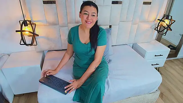 Susan Sexy Milf online show from 16, 1, 2026