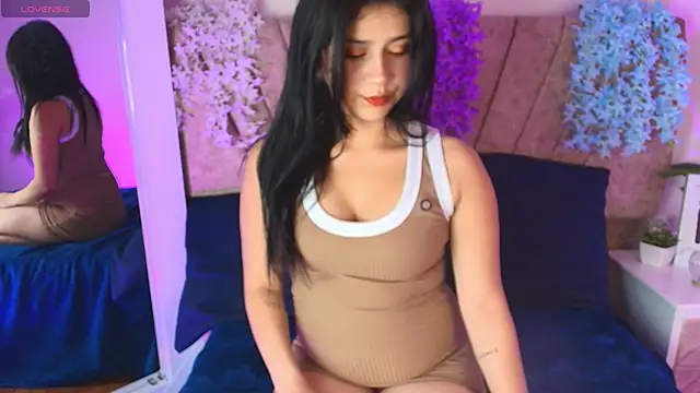 hannaa cute online show from 13, 5, 2026