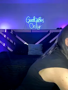 Snapshot of cristalcott chatting on 21, 12, 2025 cristalcott online show from 21, 12, 2025