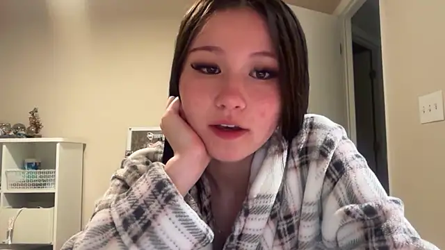 luvvivii online show from 13, 5, 2026